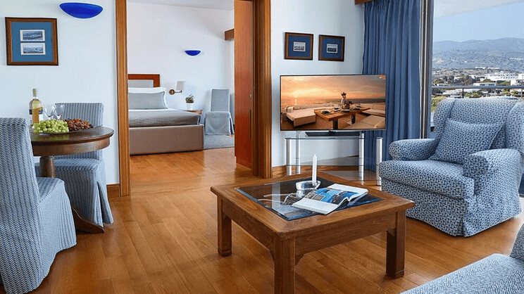 Deluxe Hotel Suites Sea View